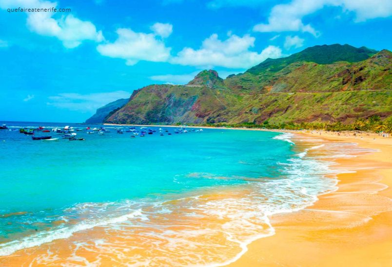 La plage de sable dorée à Tenerife